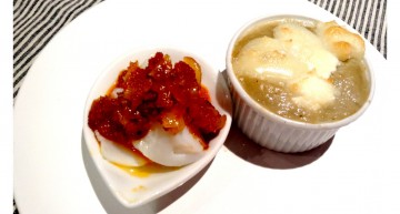 Mousse d’escalivada amb formatge de cabra gratinada i Dauet de bacallà confitat amb sobrassada i mel Mousse d’escalivada amb formatge de cabra gratinada i Dauet de bacallà confitat amb sobrassada i mel