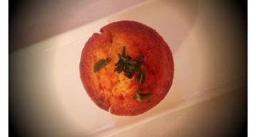 Magdalena amb tomàquet confitat, parmesà i gingebre Magdalena amb tomàquet confitat, parmesà i gingebre