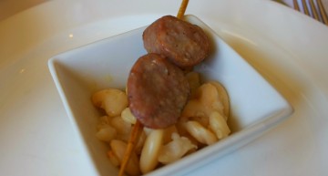 Pintxo amb botifarra i mongetes del ganxet Pintxo amb botifarra i mongetes del ganxet